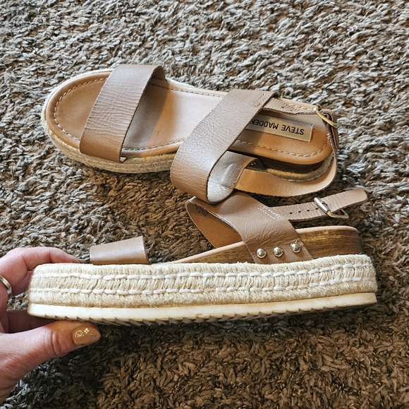 Camel Caramel Tan Steve Madden Cork Wedge Sandals Women's Size 8.5 - Picture 3 of 3